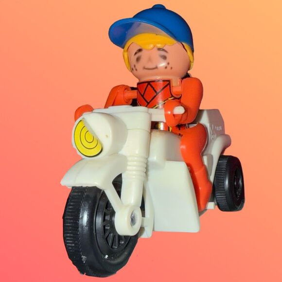 Vintage 1970s Toot Toot Hand Wind Up Motorcycle Trike & Action Rider B5 - Picture 9 of 9